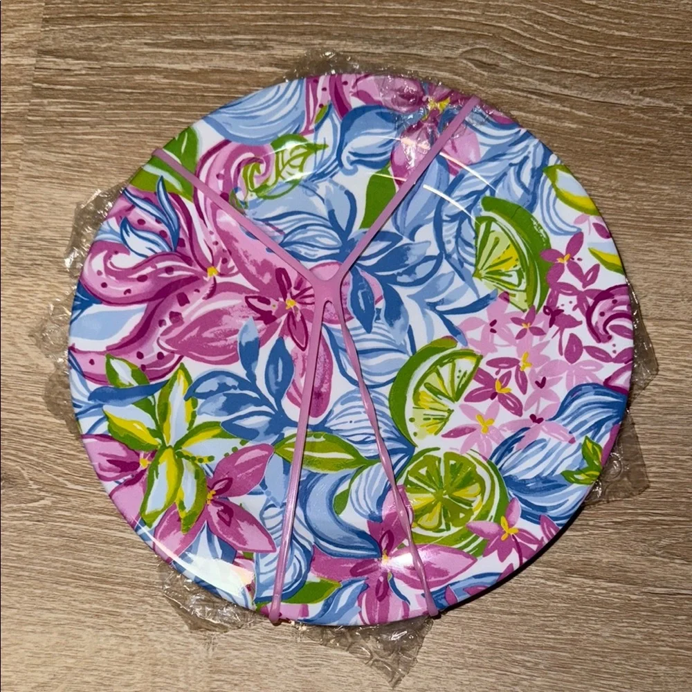 Lilly Pulitzer picnic plate set of 4 in multi Havana cocktail print NWT in box